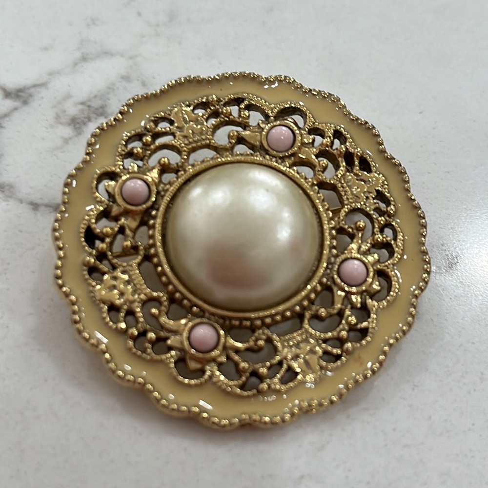 Round Gold Tone Pin With Large Faux Pearl and pink enamel